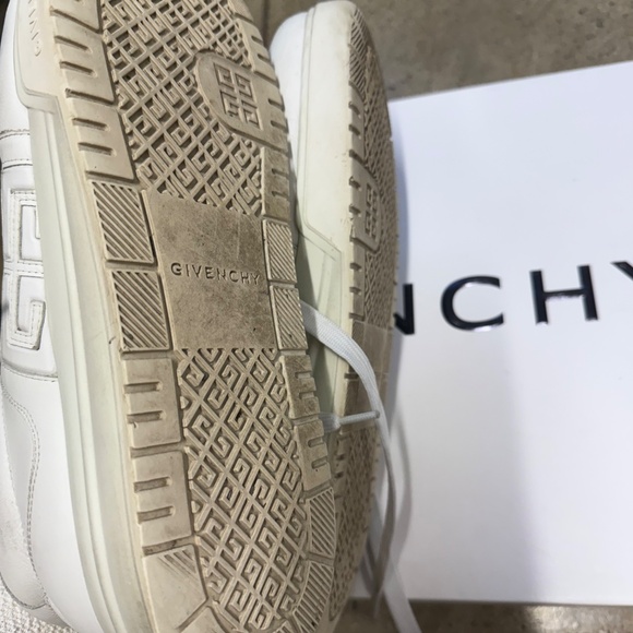 Givenchy 4G Logo Detailed Low-Top Sneakers White - Picture 10 of 10
